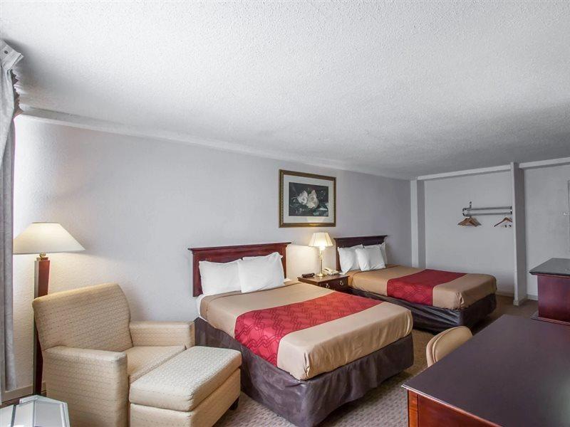 Econo Lodge Downtown Memphis Bagian luar foto