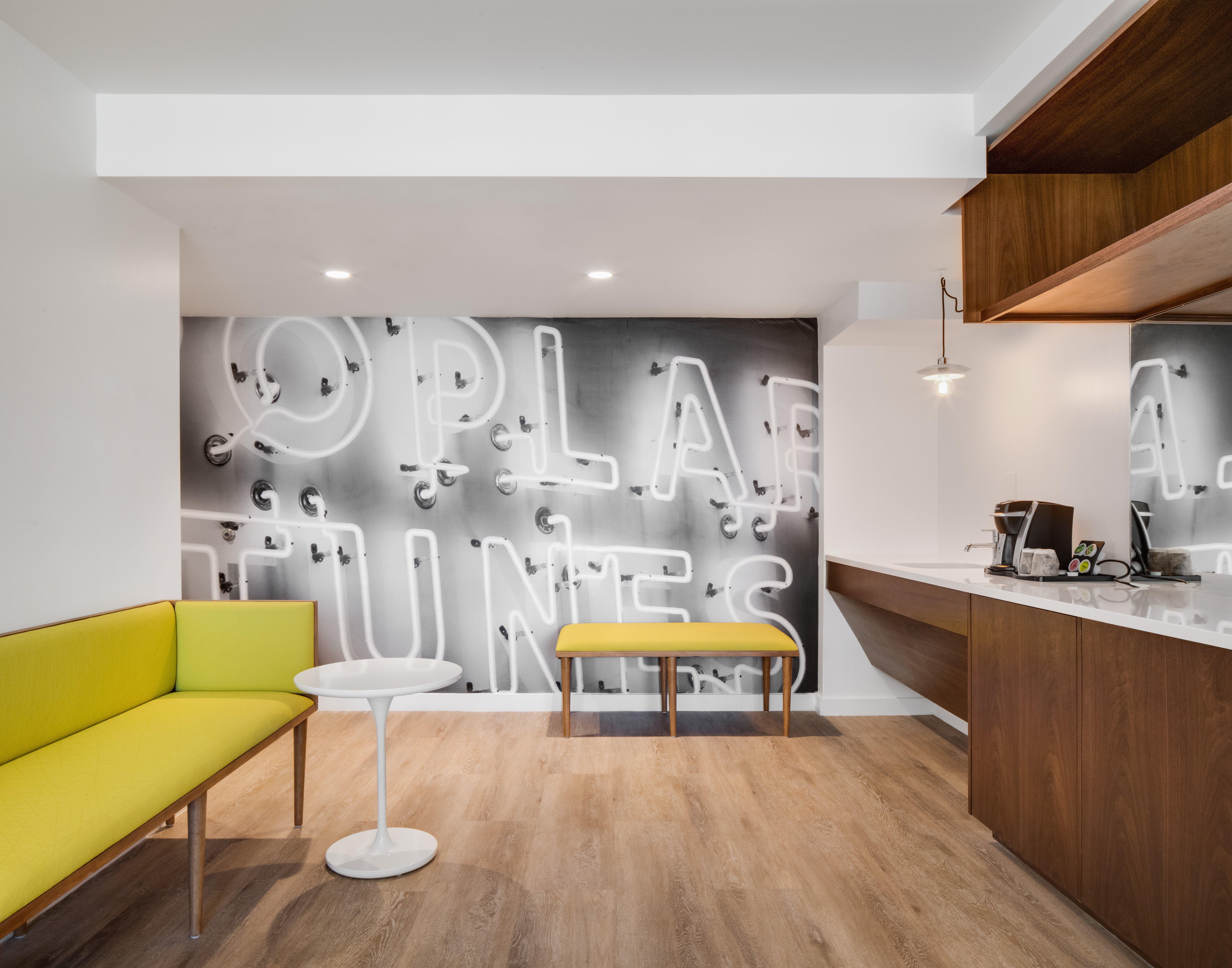 Econo Lodge Downtown Memphis Bagian luar foto