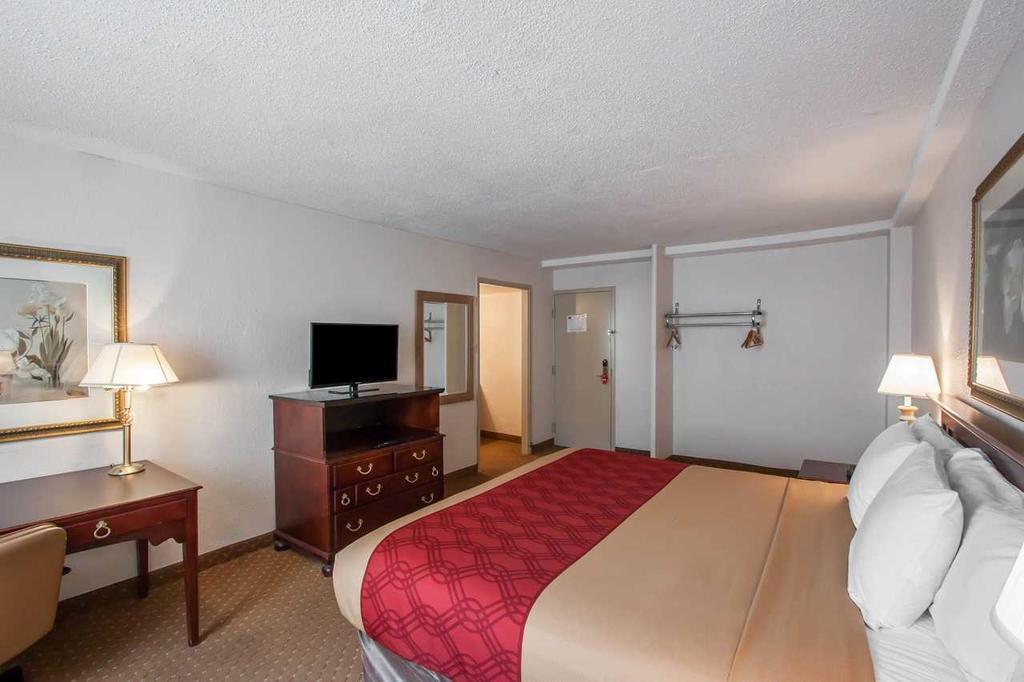 Econo Lodge Downtown Memphis Bagian luar foto